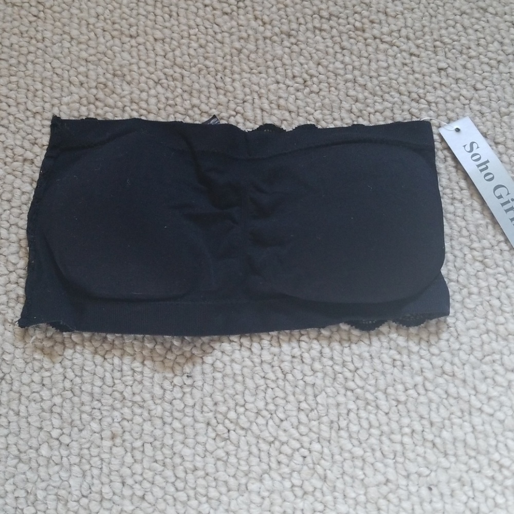 Lined lacey strapless bandeau bra